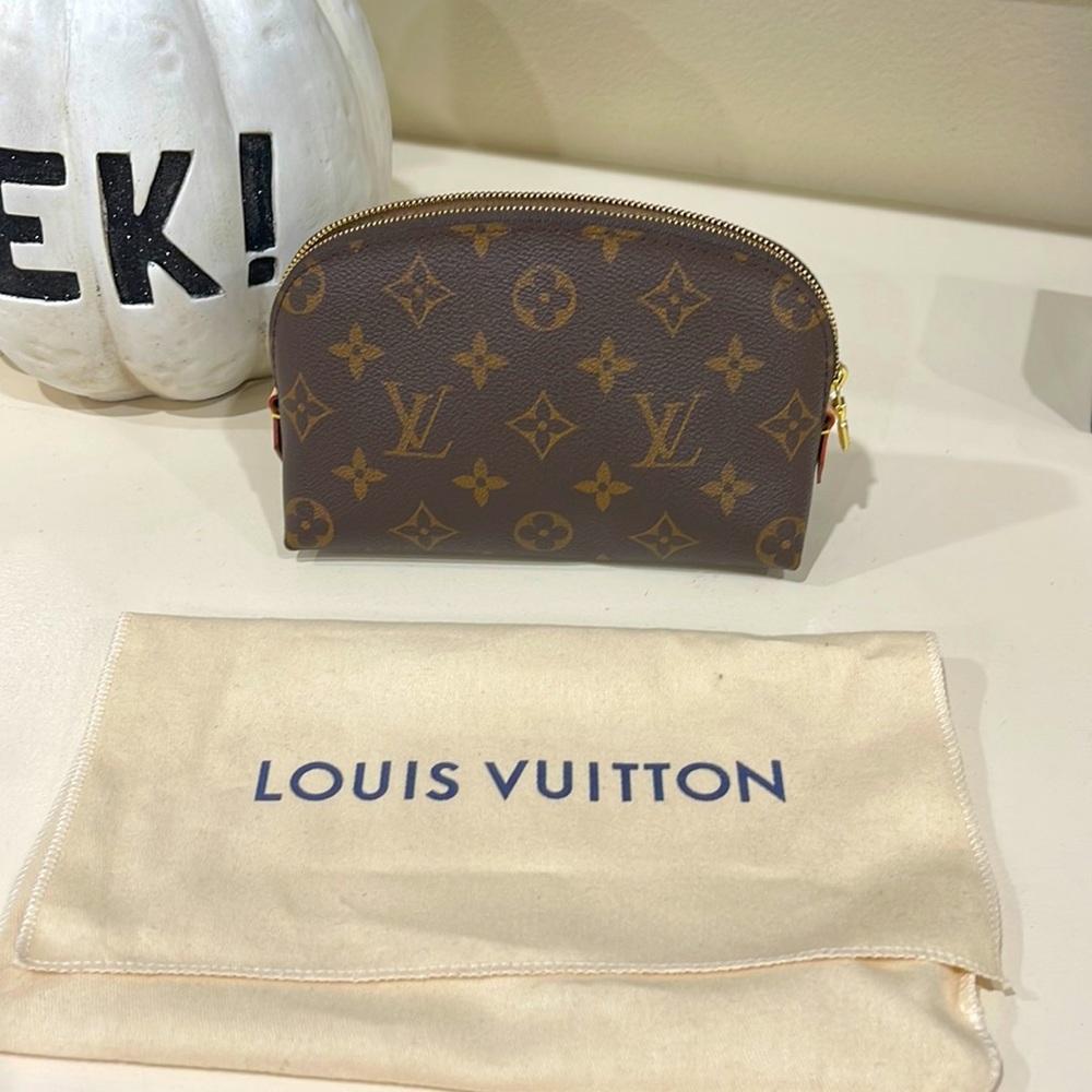 LV cosmetic bag, brand new never used!